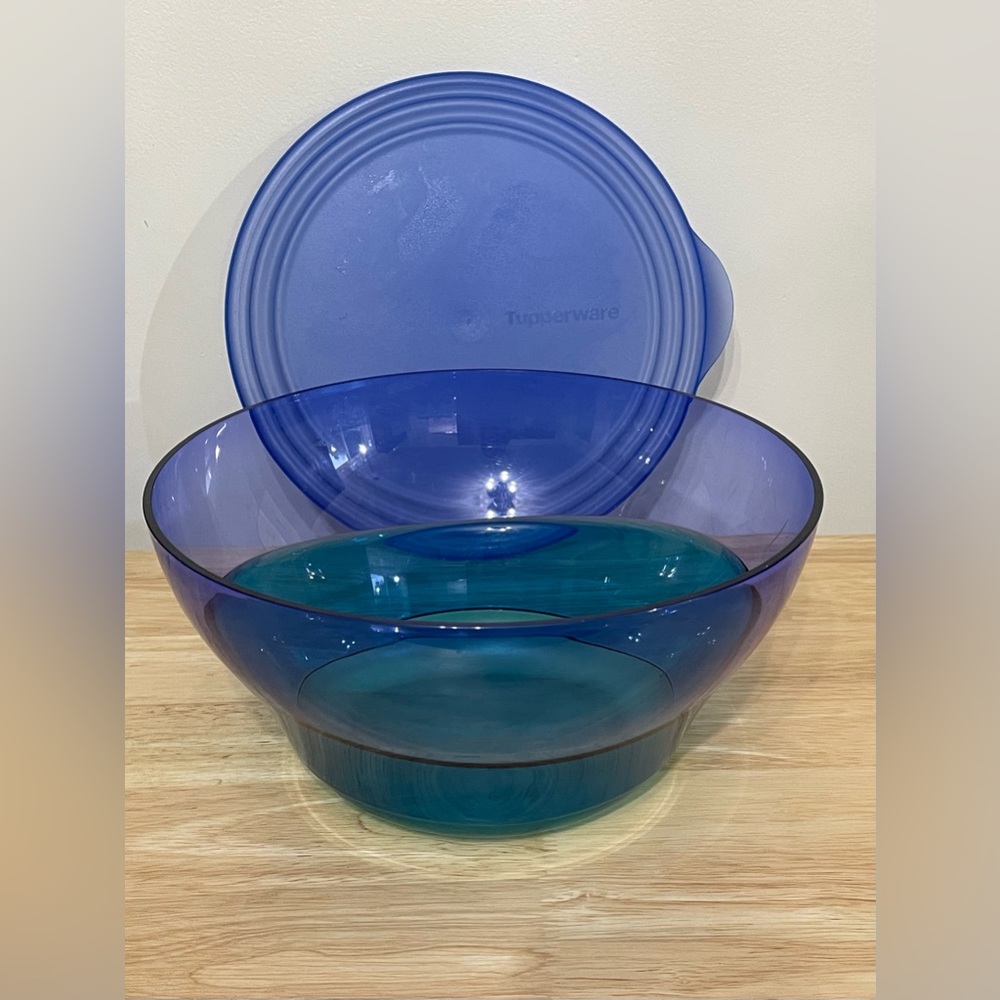 Tupperware 4.6 L Blue To Teal Sheerly Elegant Illusions Large Serving Bowl & Lid